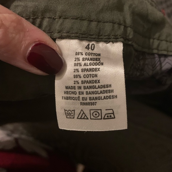 Union Bay Mens Cargo Shorts, Size 40 W, Great Condition - Picture 10 of 12